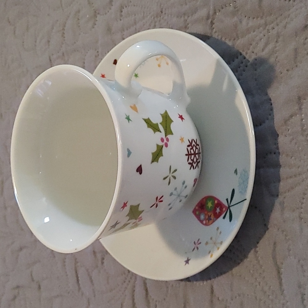 ✅$5 Add On Festive Holiday Cup and Saucer